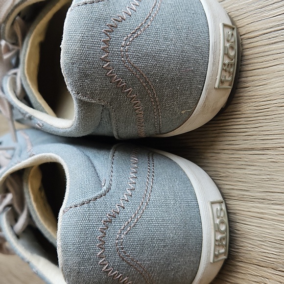 Taos Footwear Light Blue Canvas Star Sneakers 8 - Picture 7 of 8